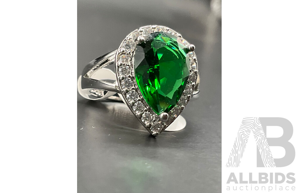 Green Tone Necklace, Bracelet, Ring & Earring Set