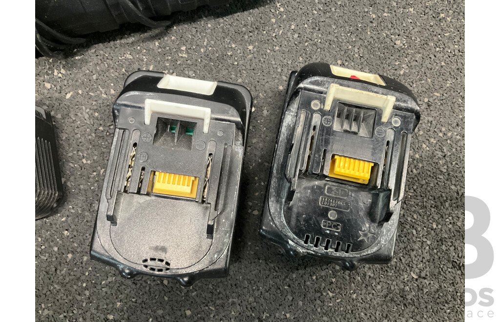 MAKITA 18V Dual Port Rapid Charger (DC18RD), MAKITA Storage Metal Case and Assorted Batteries (DELIXI, MAKITA and Others) - Lot of 6