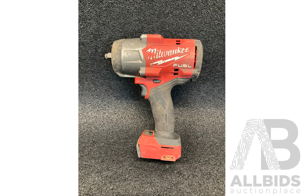 MILWAUKEE 18V FUEL Tourque Impct Wrench (M18 FHIW2F12)