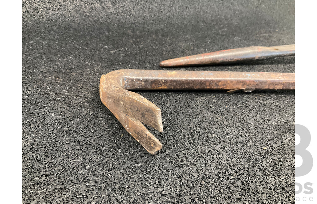 Wrecking Bar (75cm) and Ratchet Wrench (35cm)- Lot of 2