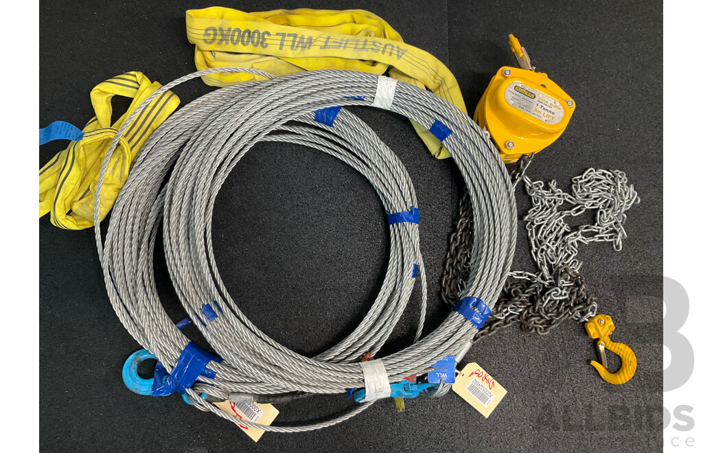 Various Pieces of Lifting Equipment, Including GORILLA Chain Block, Winch Cables and Lifting Slings - Lot of 5