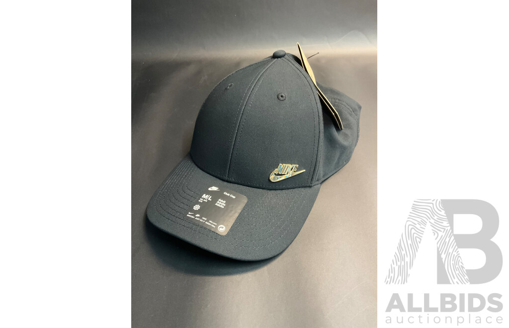 Women's Clothing - NIKE Size Small - Lot of 4