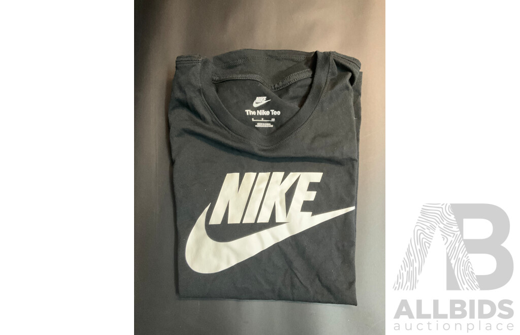 Women's Clothing - NIKE Size Small - Lot of 4