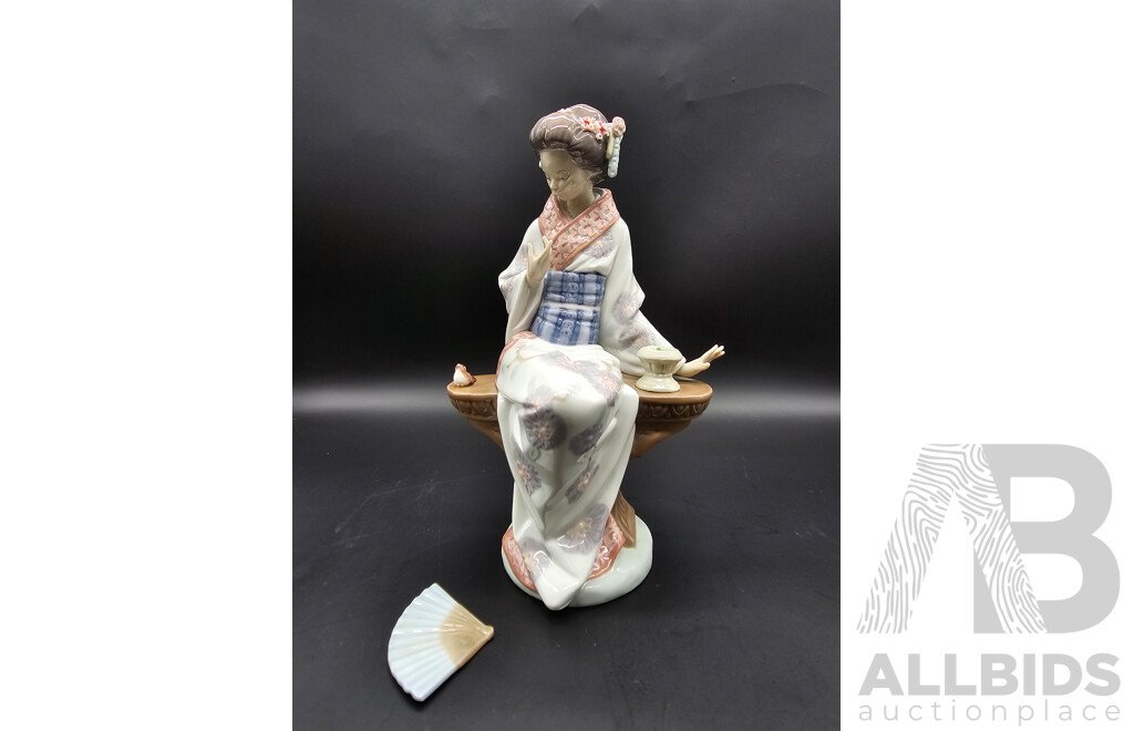 Lladro ‘Japonesa Serenidad’ / ‘Japanese Serenity’ Figurine, Model 5327