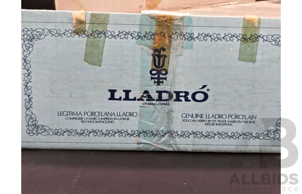 Lladro ‘Japonesa Serenidad’ / ‘Japanese Serenity’ Figurine, Model 5327