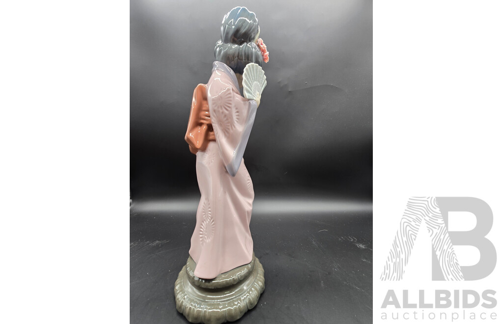 Lladro ‘Japanese Timida’ Geisha Girl Figurine, Model 4990