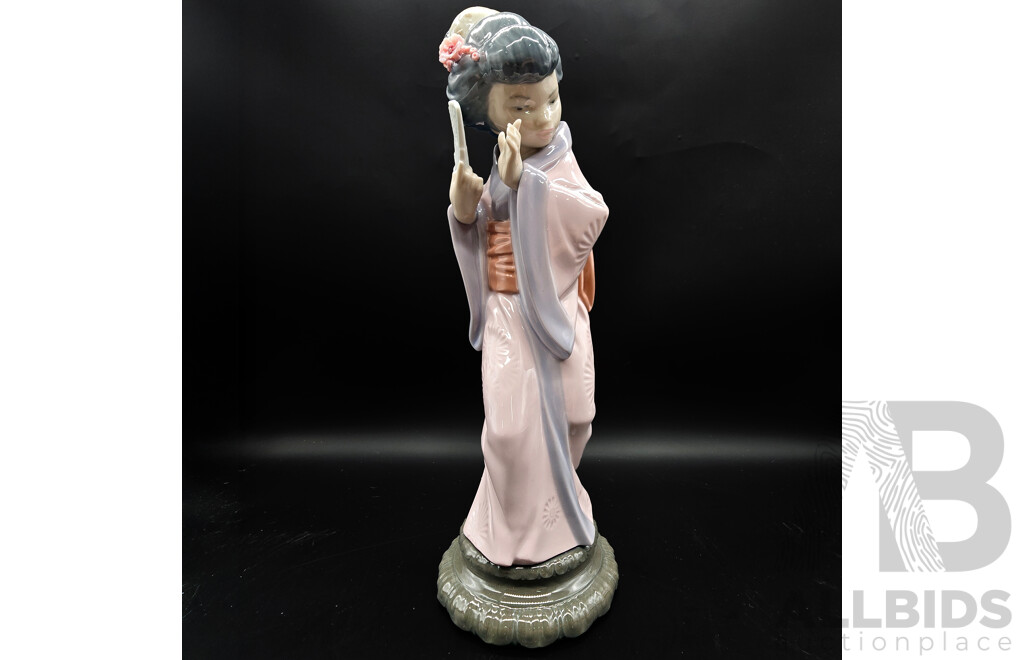 Lladro ‘Japanese Timida’ Geisha Girl Figurine, Model 4990