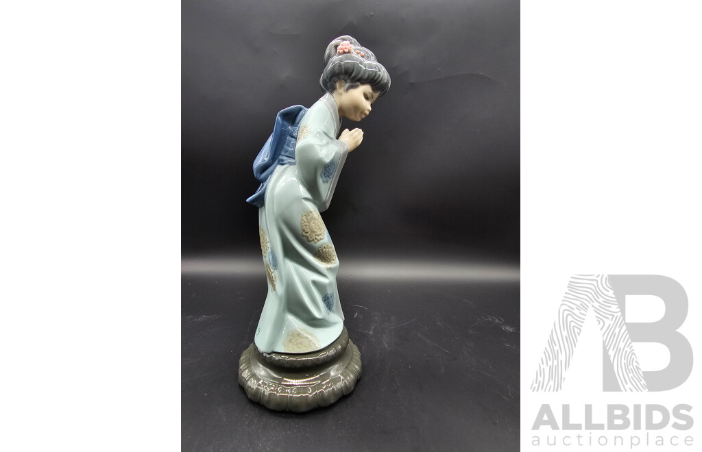 Lladro ‘Japonesita Sayonara’ Geisha Figurine – Model 4989