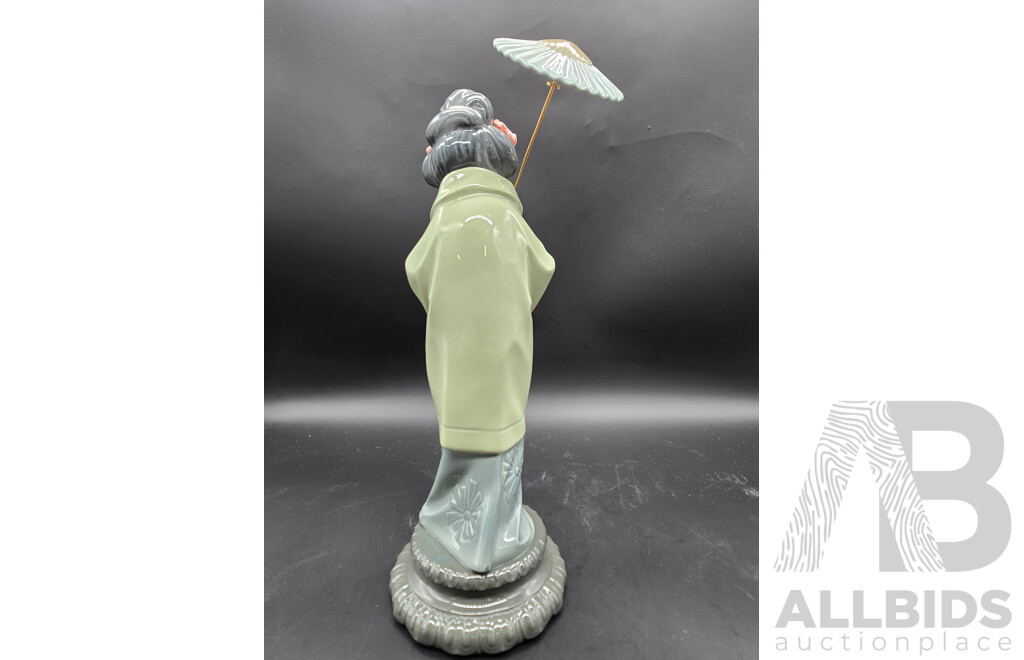 Lladro Japonesita Sombrilla Geisha Figurine – Model 4988