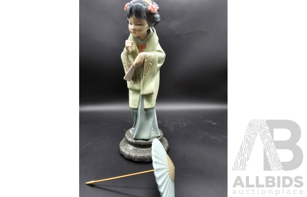 Lladro Japonesita Sombrilla Geisha Figurine – Model 4988