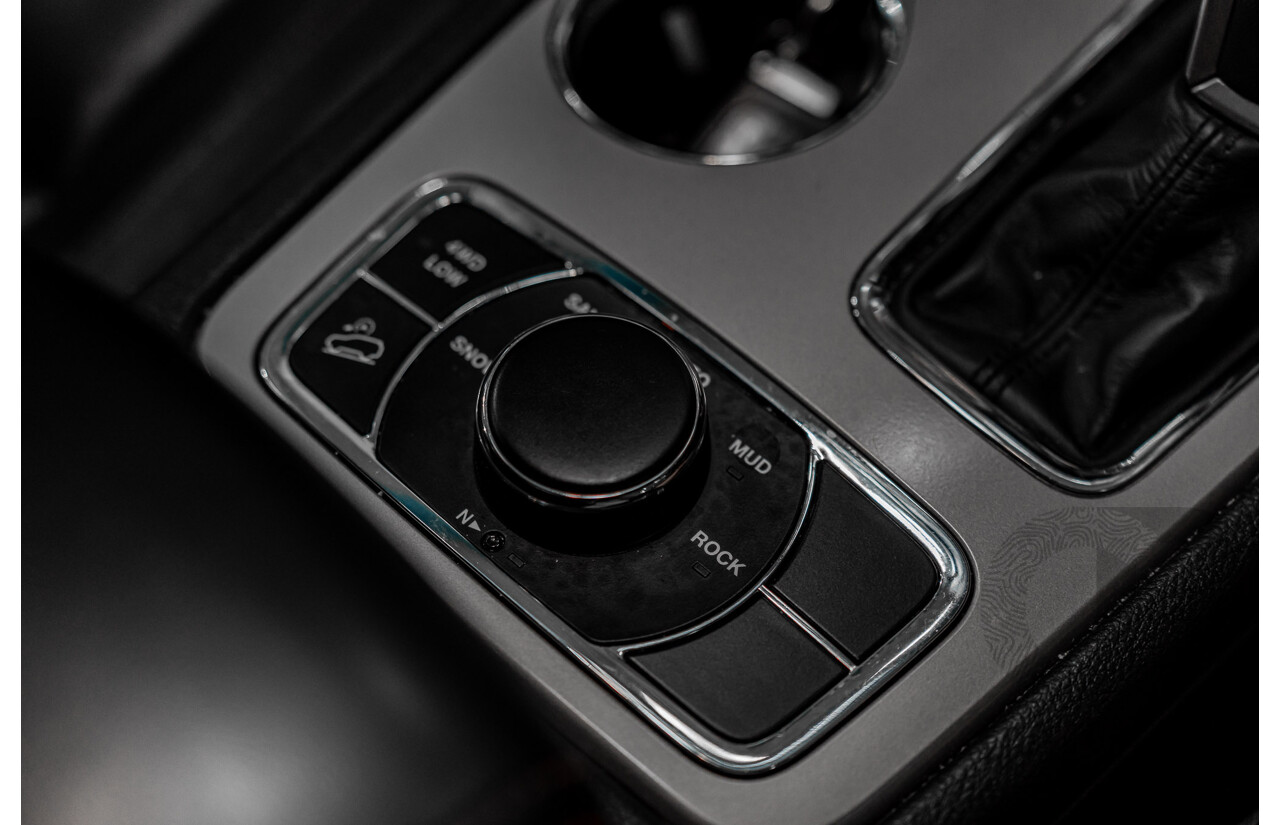 05/2017 Jeep Grand Cherokee 75th Anniversary (4x4) WK MY16 4d Wagon Bright White V6 3.6L