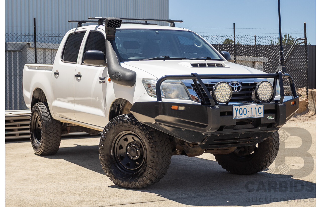 1/2015 Toyota Hilux SR (4x4) KUN26R MY14 Dual Cab P/Up White Turbo Diesel 3.0L