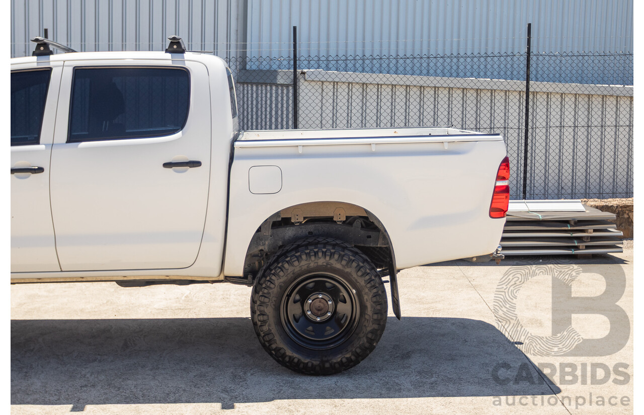 1/2015 Toyota Hilux SR (4x4) KUN26R MY14 Dual Cab P/Up White Turbo Diesel 3.0L