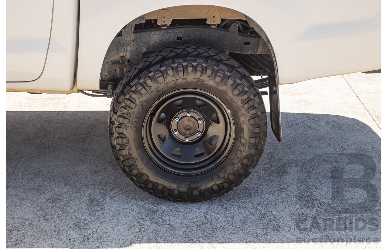 1/2015 Toyota Hilux SR (4x4) KUN26R MY14 Dual Cab P/Up White Turbo Diesel 3.0L