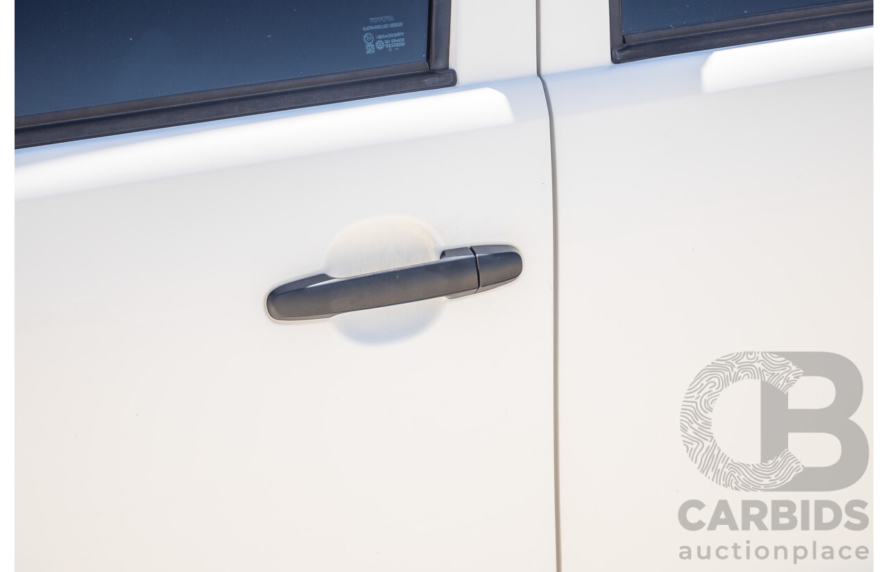 1/2015 Toyota Hilux SR (4x4) KUN26R MY14 Dual Cab P/Up White Turbo Diesel 3.0L