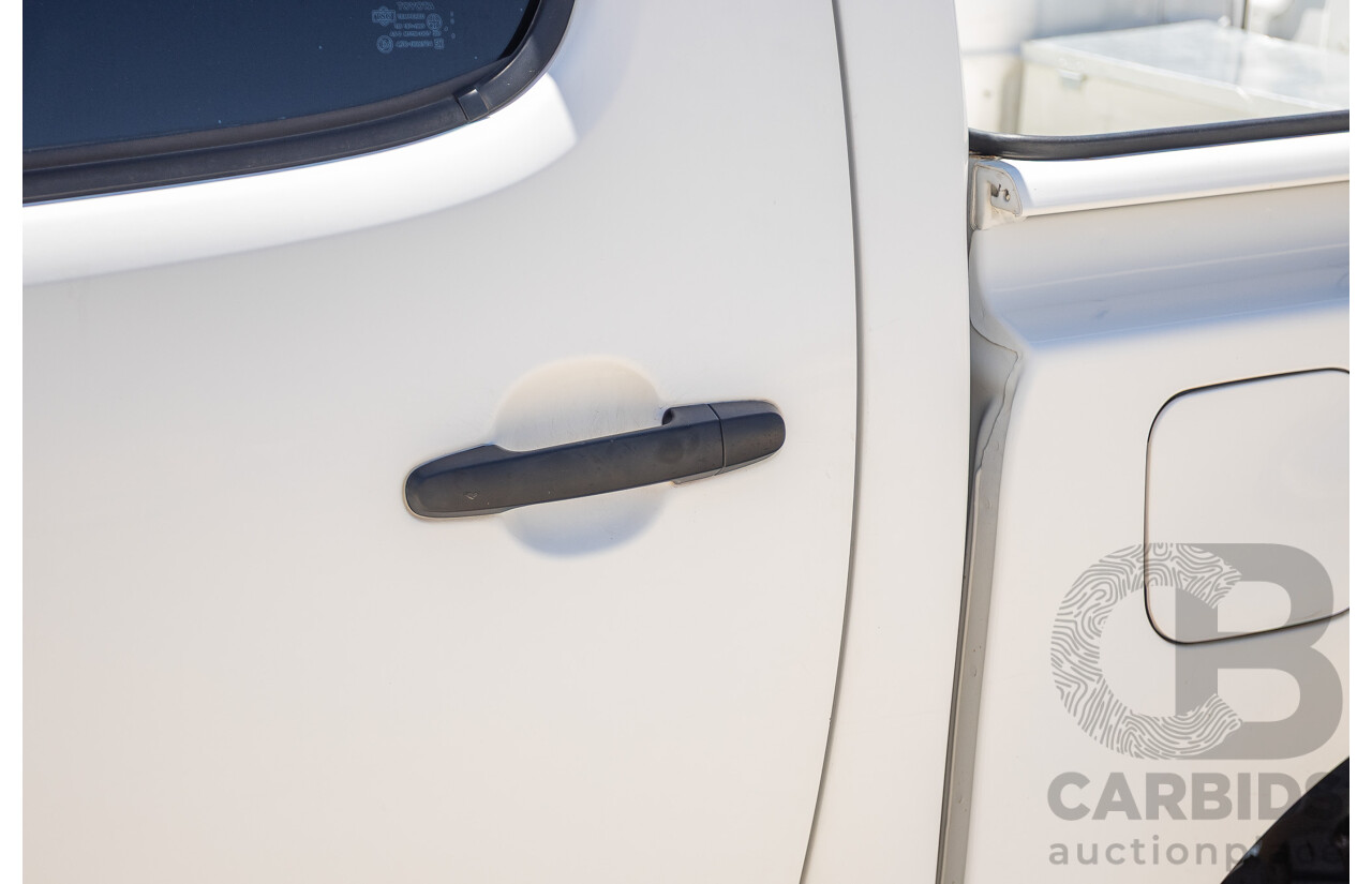 1/2015 Toyota Hilux SR (4x4) KUN26R MY14 Dual Cab P/Up White Turbo Diesel 3.0L