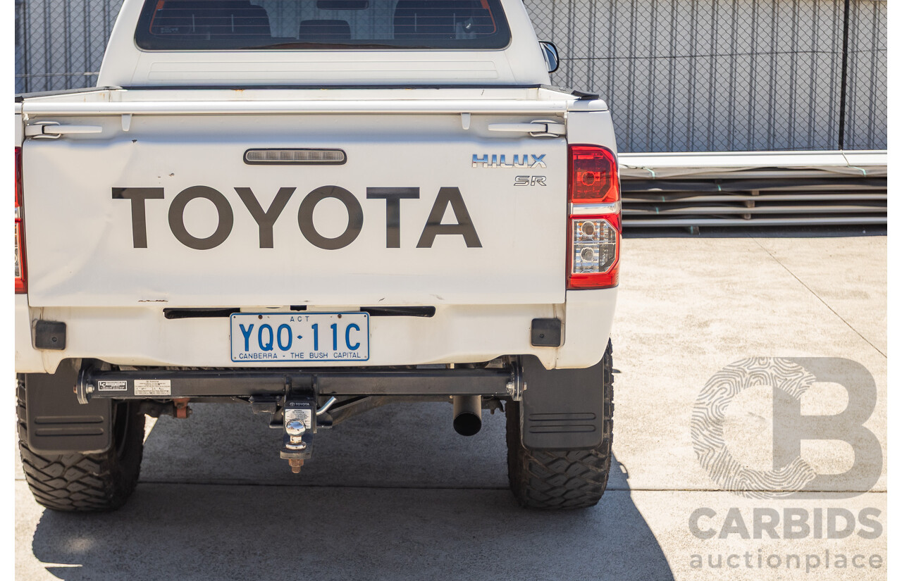 1/2015 Toyota Hilux SR (4x4) KUN26R MY14 Dual Cab P/Up White Turbo Diesel 3.0L