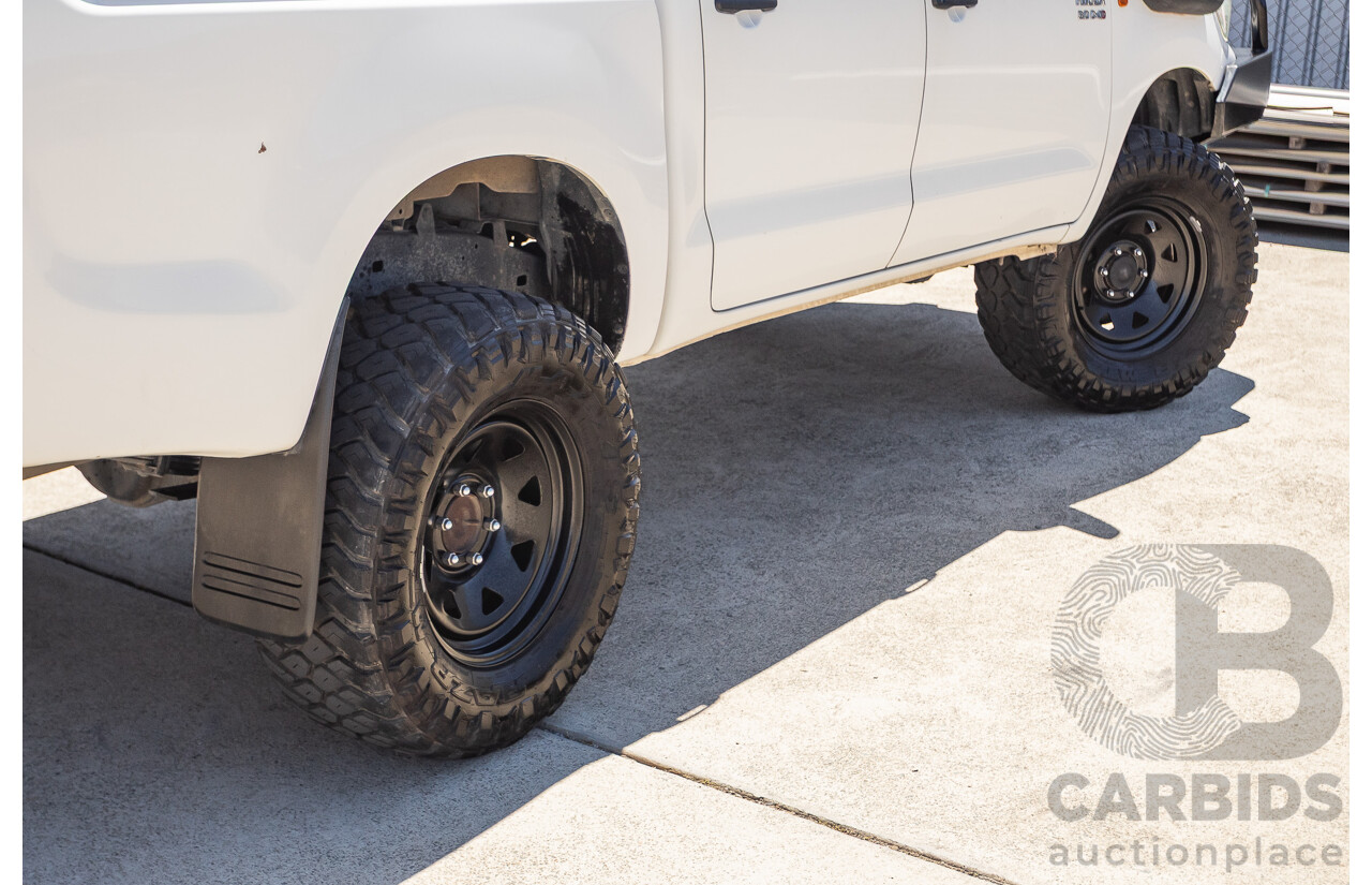 1/2015 Toyota Hilux SR (4x4) KUN26R MY14 Dual Cab P/Up White Turbo Diesel 3.0L