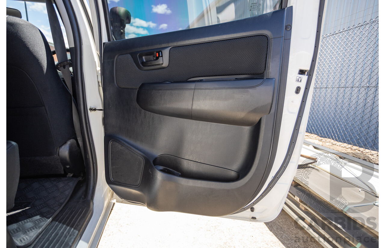 1/2015 Toyota Hilux SR (4x4) KUN26R MY14 Dual Cab P/Up White Turbo Diesel 3.0L