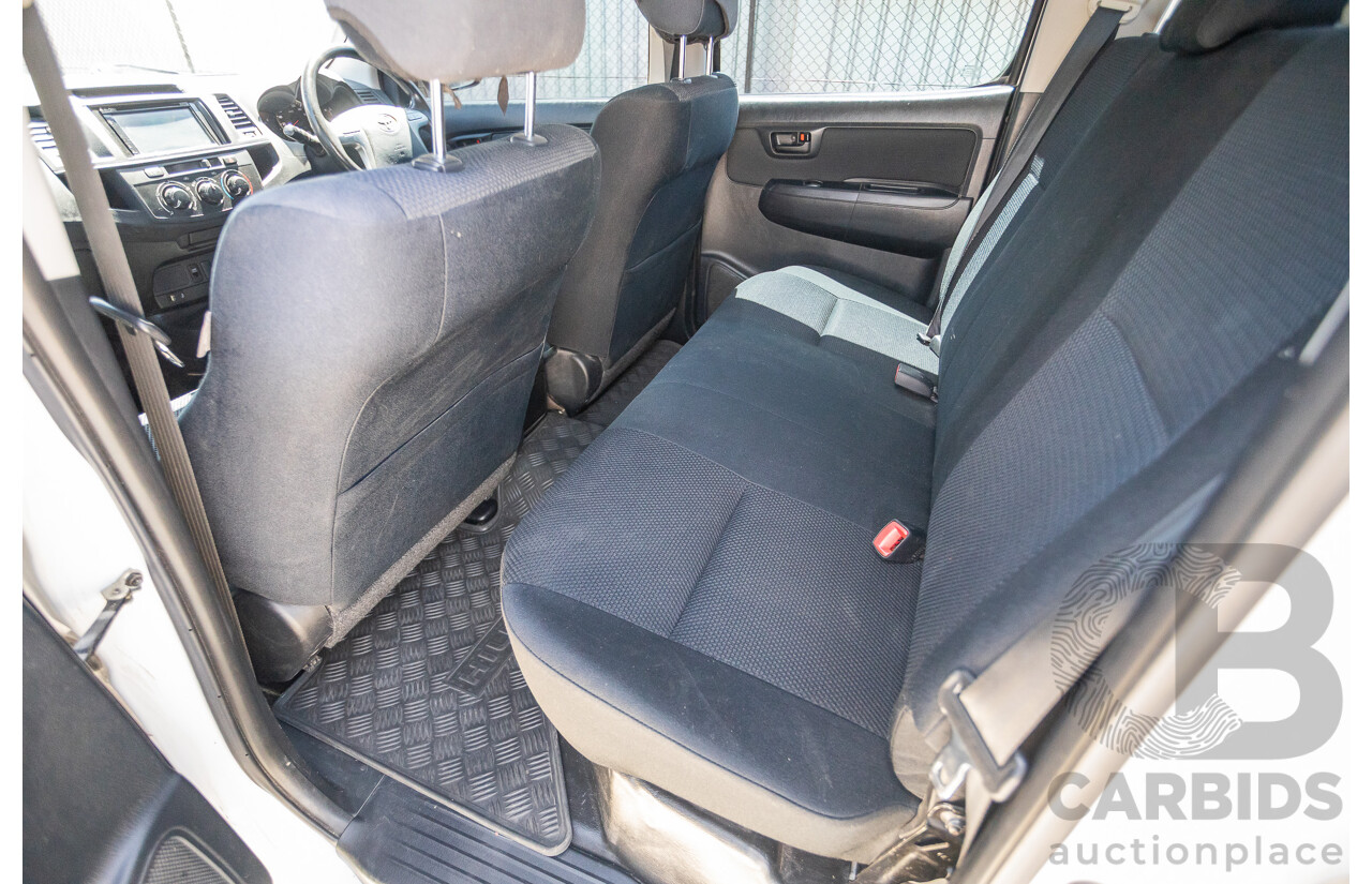 1/2015 Toyota Hilux SR (4x4) KUN26R MY14 Dual Cab P/Up White Turbo Diesel 3.0L