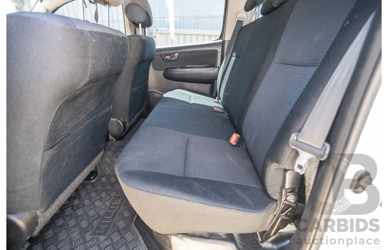 1/2015 Toyota Hilux SR (4x4) KUN26R MY14 Dual Cab P/Up White Turbo Diesel 3.0L