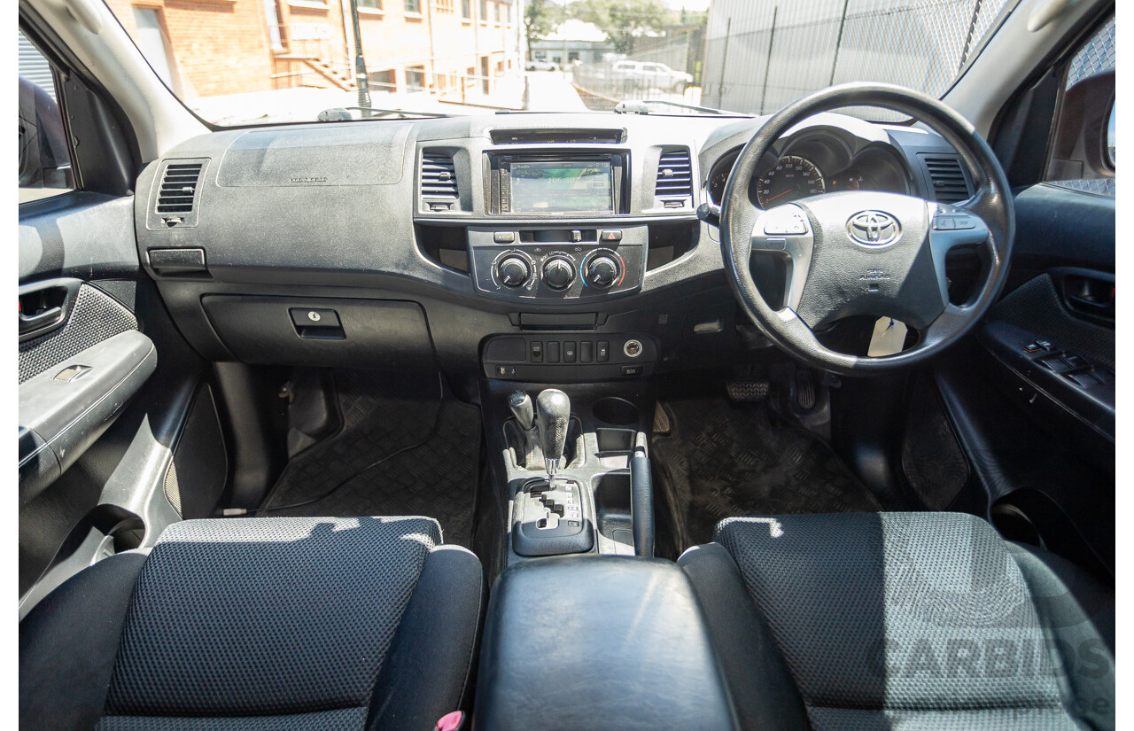 1/2015 Toyota Hilux SR (4x4) KUN26R MY14 Dual Cab P/Up White Turbo Diesel 3.0L