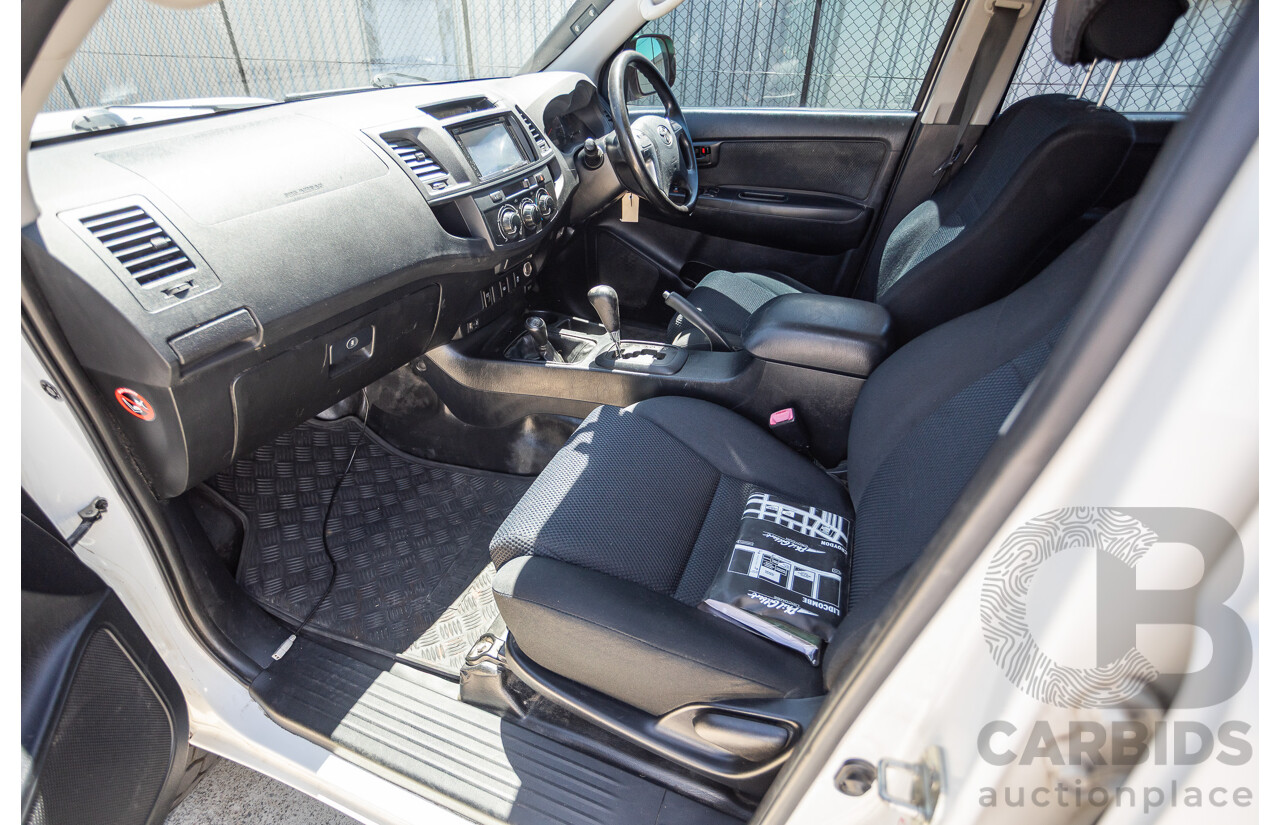 1/2015 Toyota Hilux SR (4x4) KUN26R MY14 Dual Cab P/Up White Turbo Diesel 3.0L