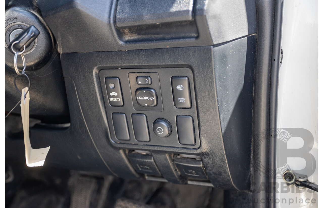 1/2015 Toyota Hilux SR (4x4) KUN26R MY14 Dual Cab P/Up White Turbo Diesel 3.0L