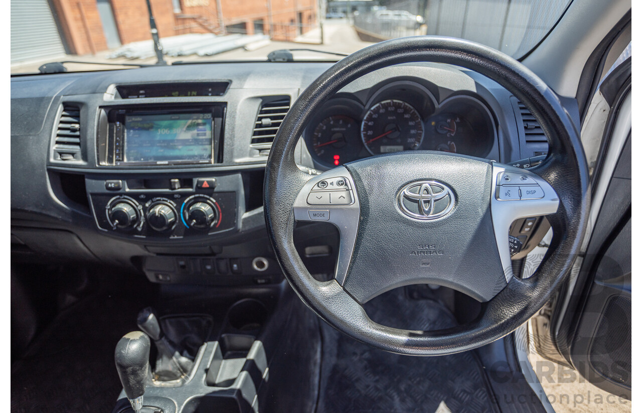 1/2015 Toyota Hilux SR (4x4) KUN26R MY14 Dual Cab P/Up White Turbo Diesel 3.0L