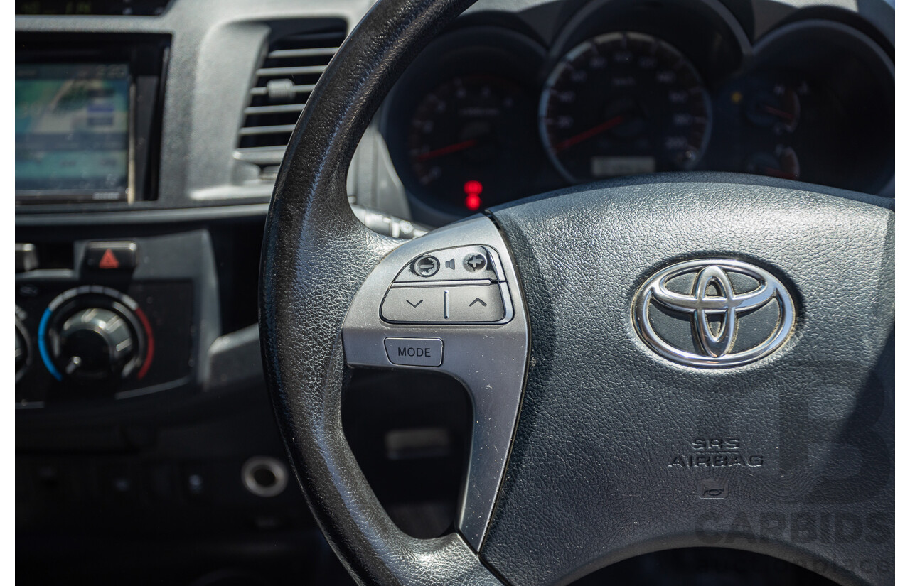 1/2015 Toyota Hilux SR (4x4) KUN26R MY14 Dual Cab P/Up White Turbo Diesel 3.0L