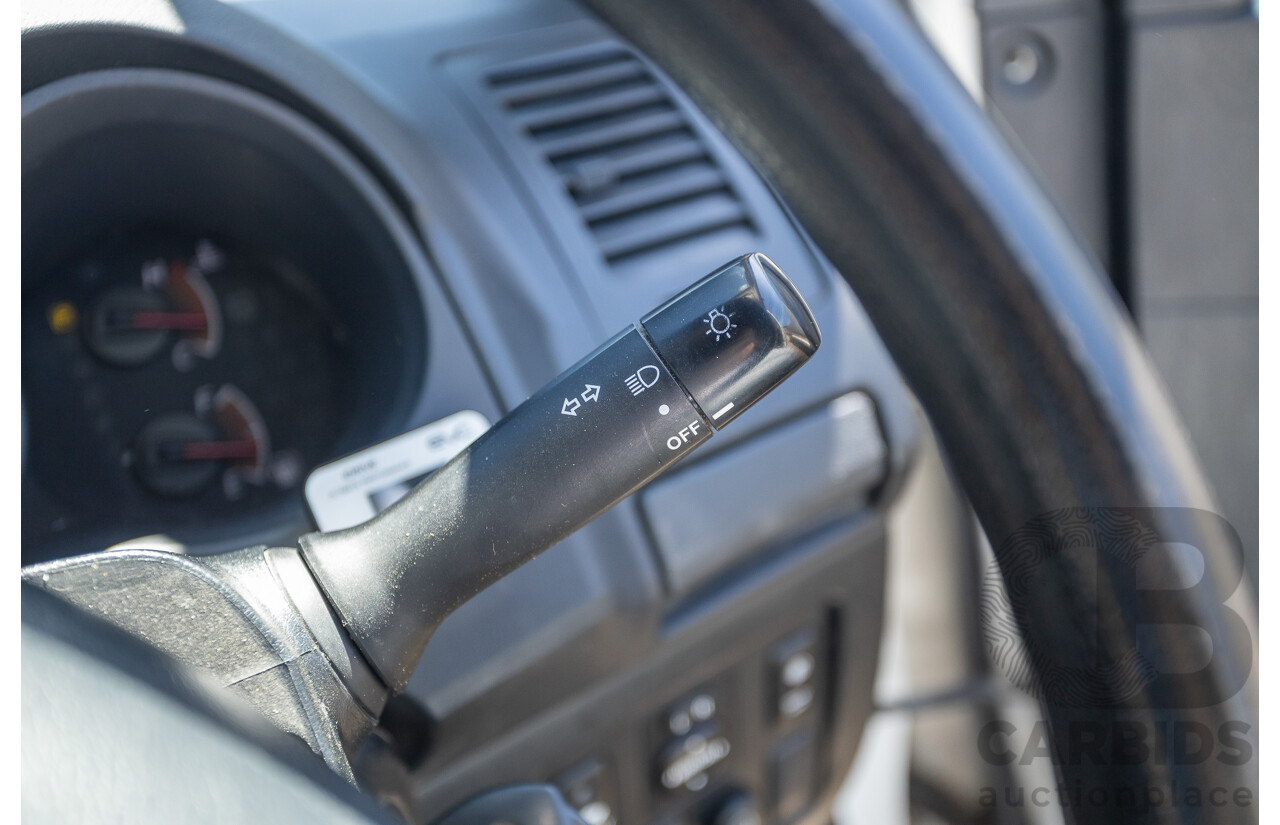 1/2015 Toyota Hilux SR (4x4) KUN26R MY14 Dual Cab P/Up White Turbo Diesel 3.0L