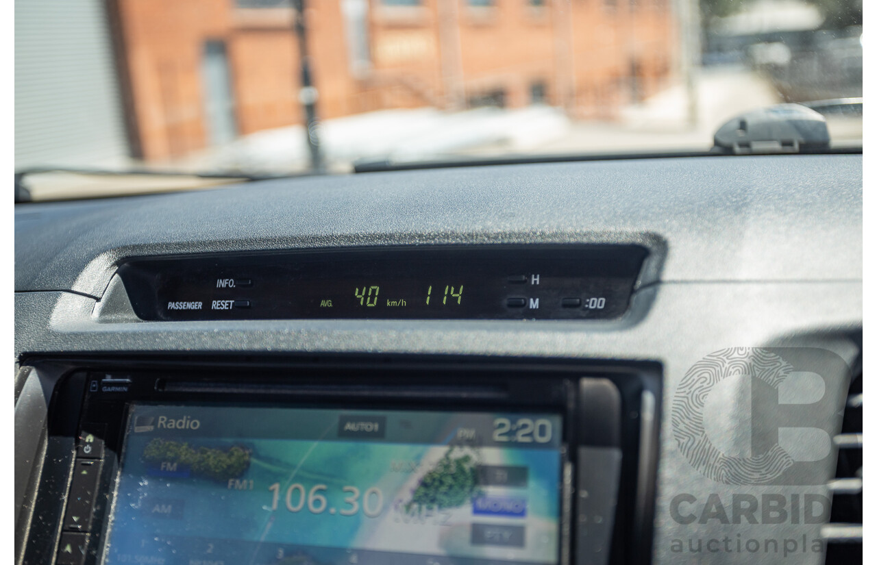 1/2015 Toyota Hilux SR (4x4) KUN26R MY14 Dual Cab P/Up White Turbo Diesel 3.0L