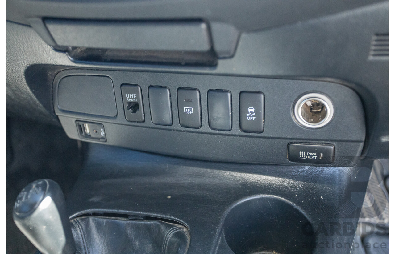 1/2015 Toyota Hilux SR (4x4) KUN26R MY14 Dual Cab P/Up White Turbo Diesel 3.0L