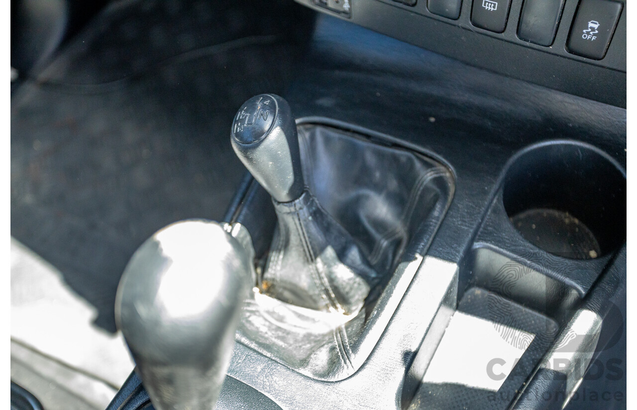 1/2015 Toyota Hilux SR (4x4) KUN26R MY14 Dual Cab P/Up White Turbo Diesel 3.0L