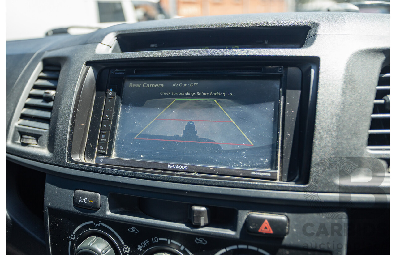 1/2015 Toyota Hilux SR (4x4) KUN26R MY14 Dual Cab P/Up White Turbo Diesel 3.0L