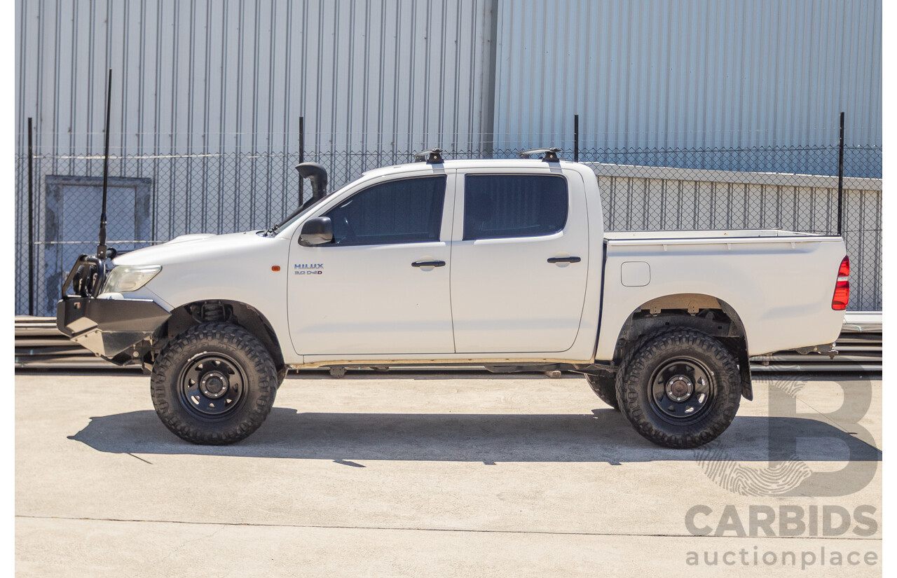 1/2015 Toyota Hilux SR (4x4) KUN26R MY14 Dual Cab P/Up White Turbo Diesel 3.0L