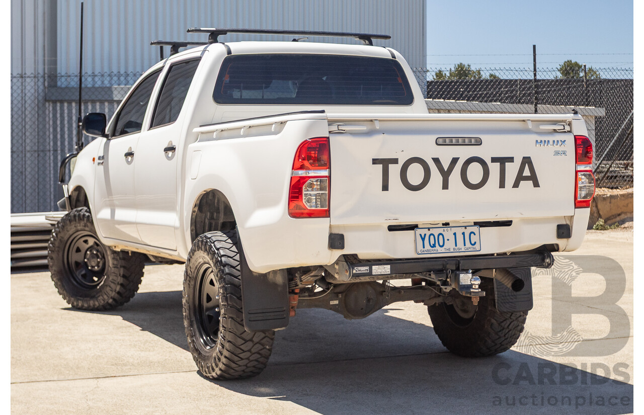 1/2015 Toyota Hilux SR (4x4) KUN26R MY14 Dual Cab P/Up White Turbo Diesel 3.0L