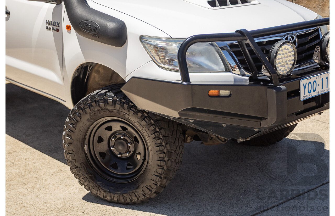 1/2015 Toyota Hilux SR (4x4) KUN26R MY14 Dual Cab P/Up White Turbo Diesel 3.0L