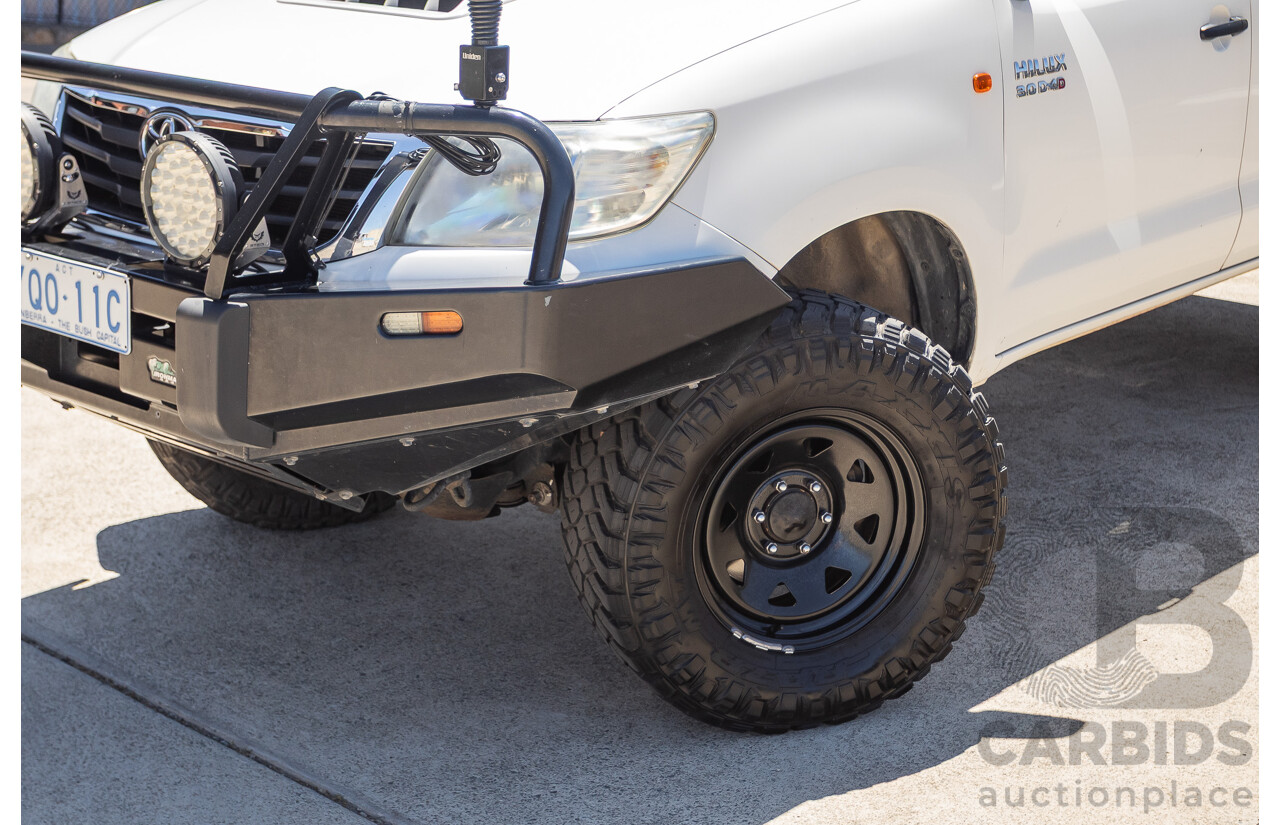 1/2015 Toyota Hilux SR (4x4) KUN26R MY14 Dual Cab P/Up White Turbo Diesel 3.0L