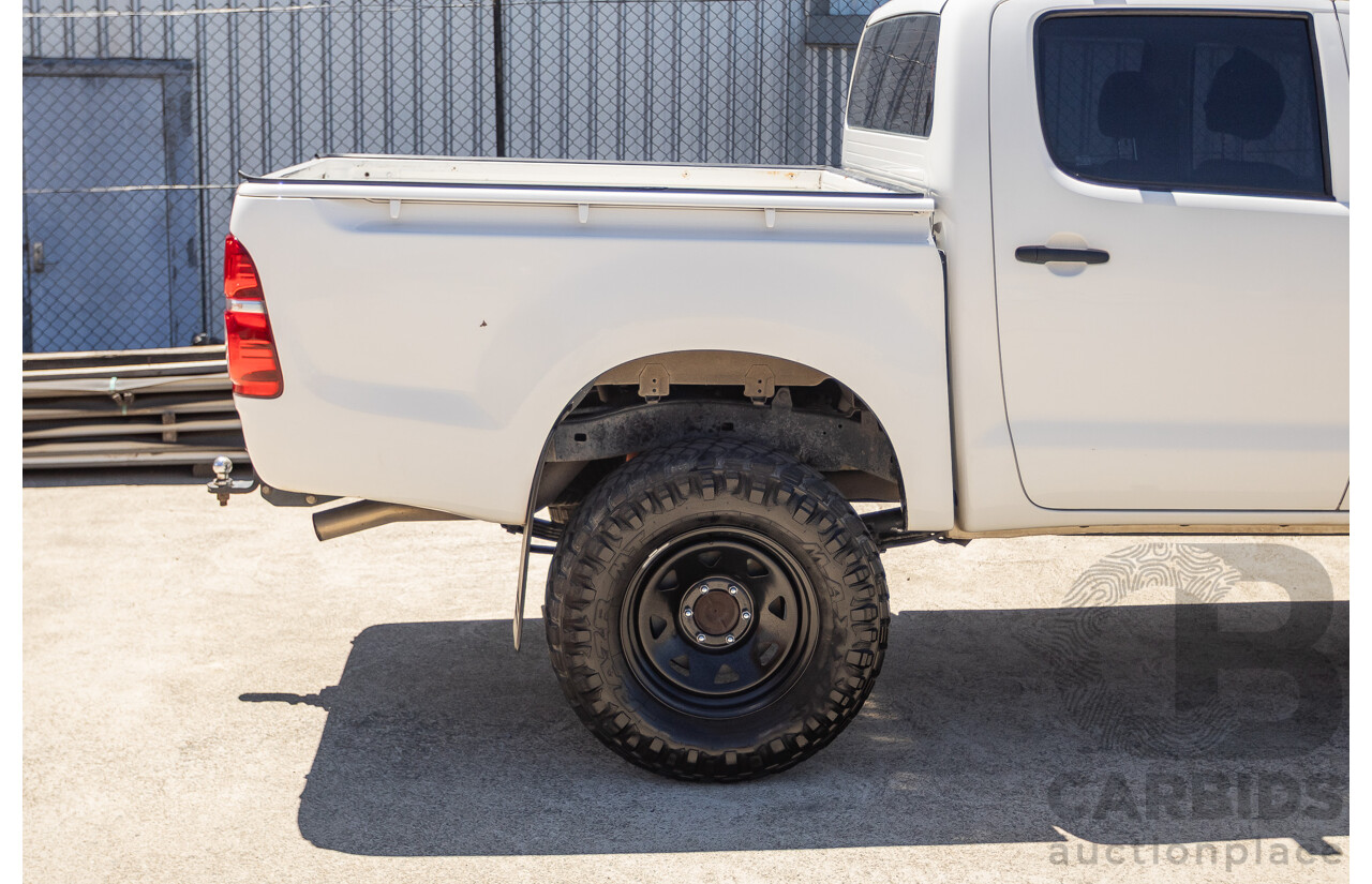 1/2015 Toyota Hilux SR (4x4) KUN26R MY14 Dual Cab P/Up White Turbo Diesel 3.0L