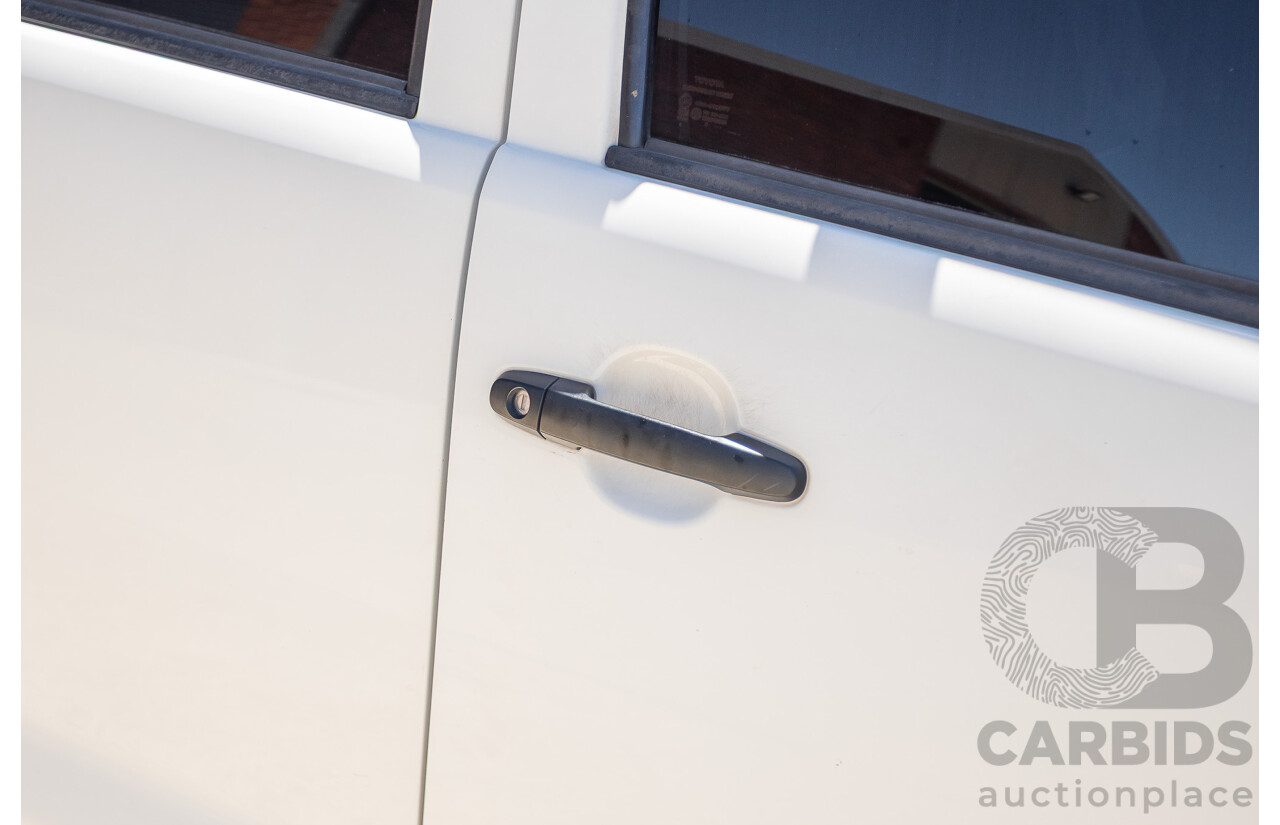 1/2015 Toyota Hilux SR (4x4) KUN26R MY14 Dual Cab P/Up White Turbo Diesel 3.0L