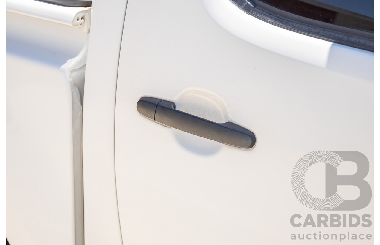 1/2015 Toyota Hilux SR (4x4) KUN26R MY14 Dual Cab P/Up White Turbo Diesel 3.0L