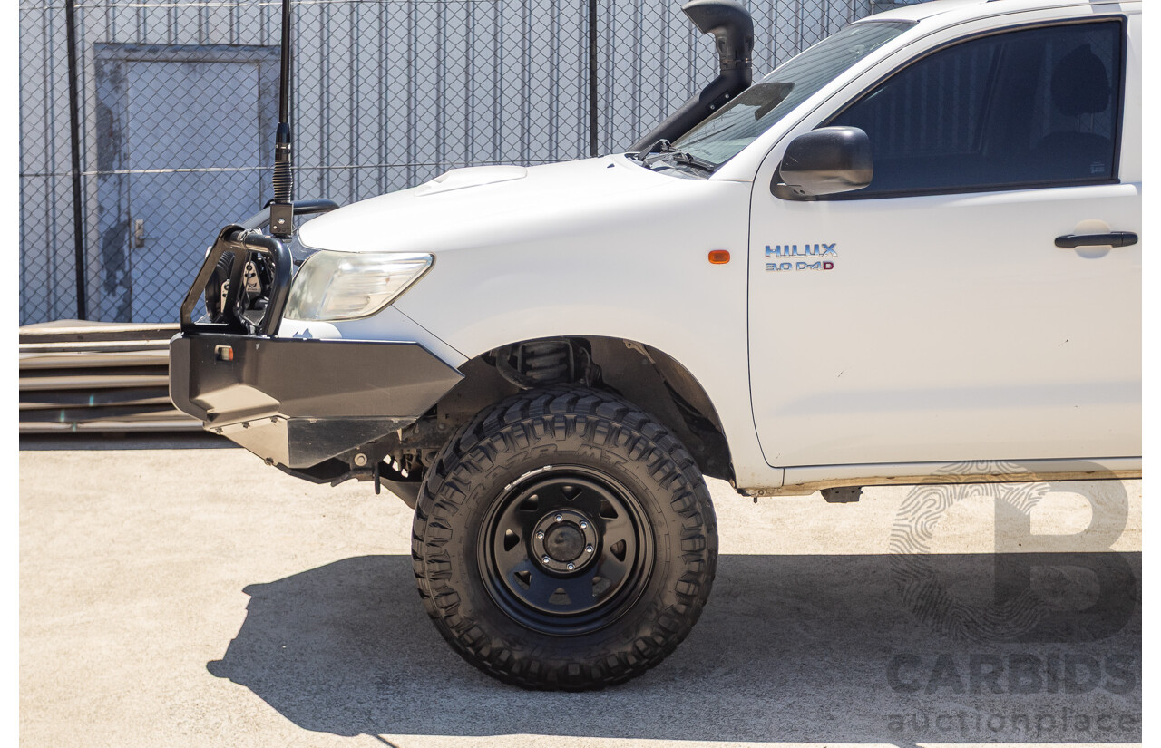 1/2015 Toyota Hilux SR (4x4) KUN26R MY14 Dual Cab P/Up White Turbo Diesel 3.0L