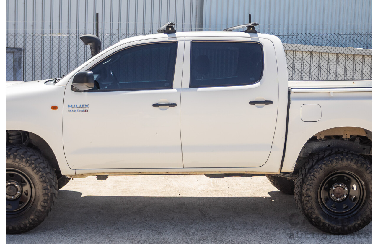 1/2015 Toyota Hilux SR (4x4) KUN26R MY14 Dual Cab P/Up White Turbo Diesel 3.0L