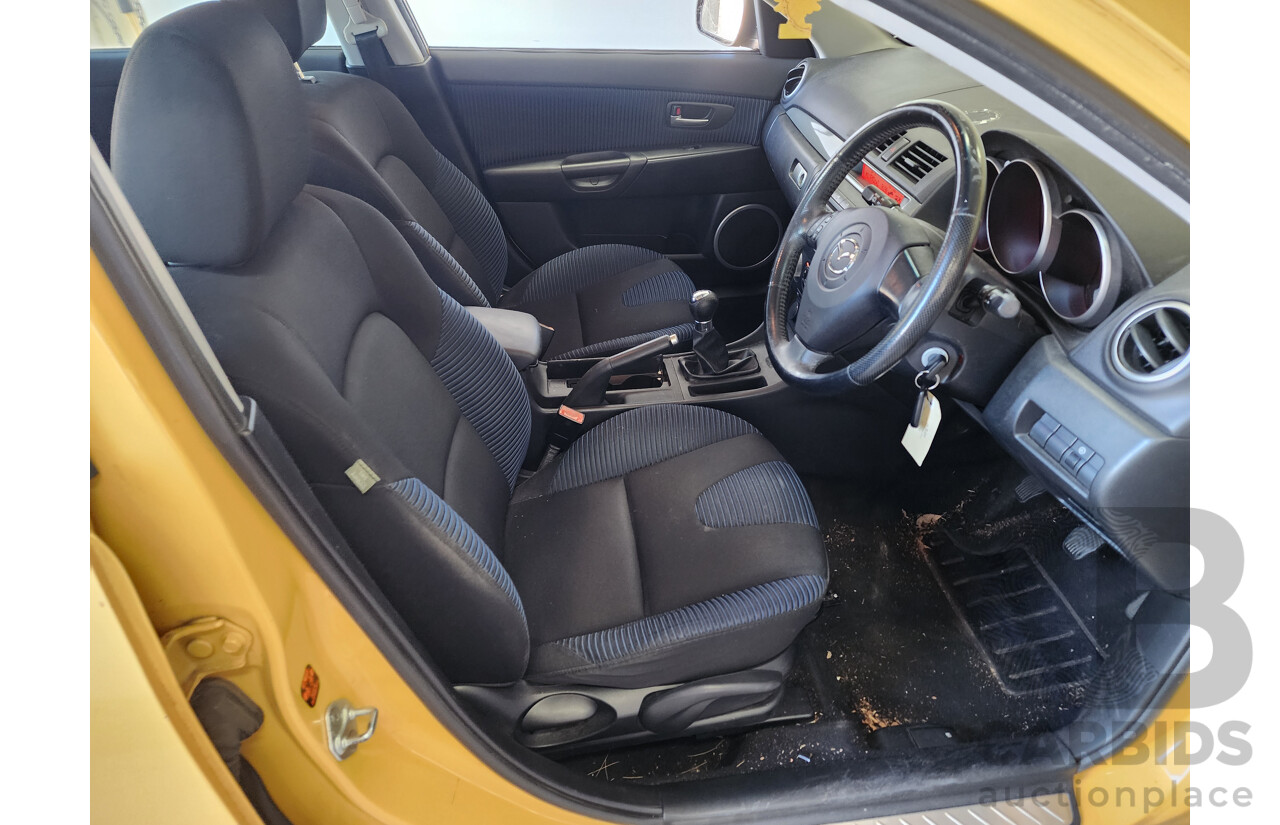 11/2004 Mazda Mazda3 SP23 BK 5d Hatchback Yellow 2.3L