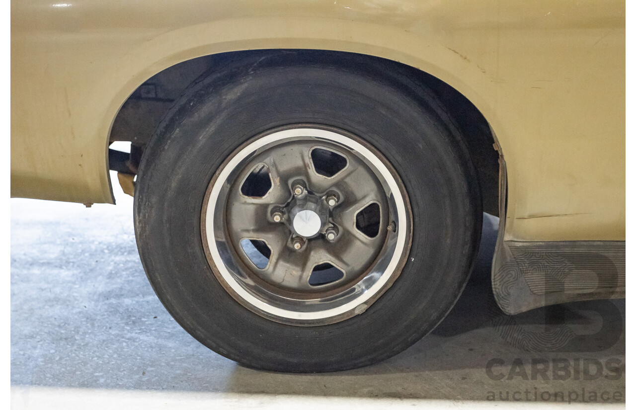 11/1972 Chrysler VH Valiant Pacer 4d Sedan Citron Gold Metallic Hemi 265ci 4.3L