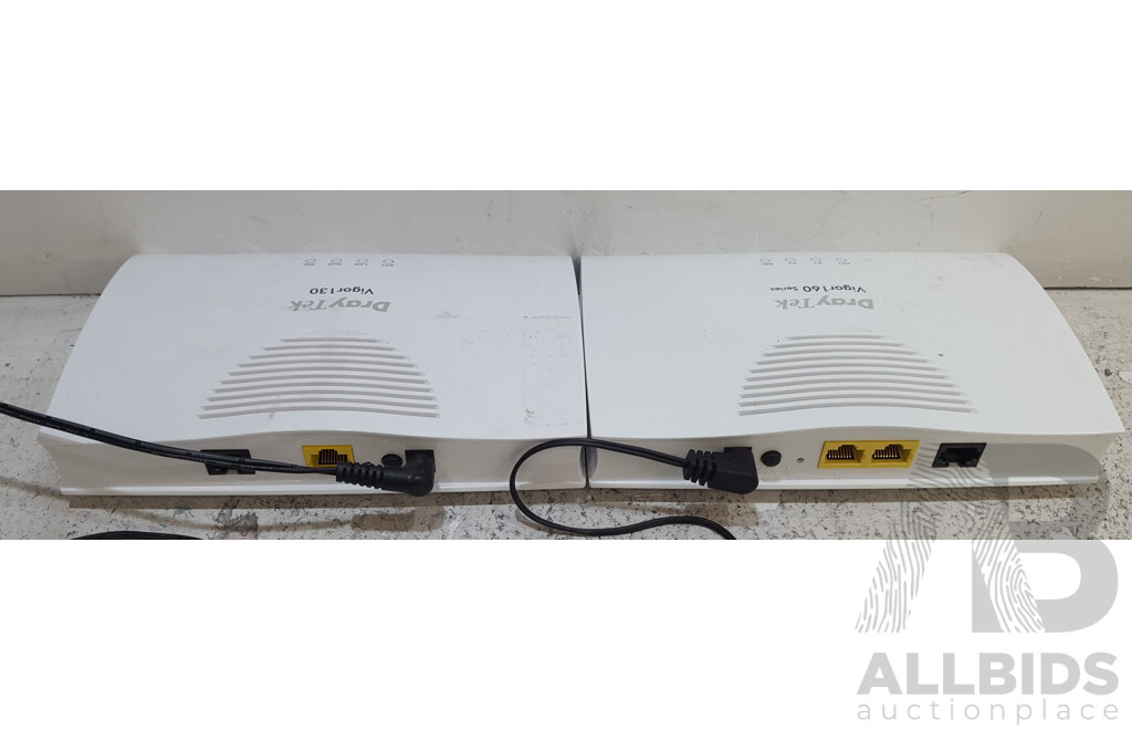 DrayTek Vigor160 & Vigor130 Series Modems w/ Power Supplies