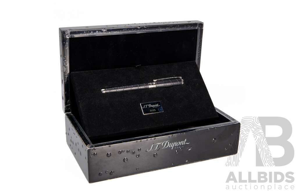 S.T. Dupont Alligator Noir Fountain Pen with Palladium Finishes and 18K Gold Nib, Complete Set