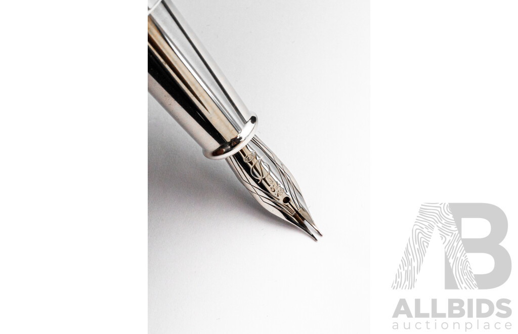 S.T. Dupont Alligator Noir Fountain Pen with Palladium Finishes and 18K Gold Nib, Complete Set