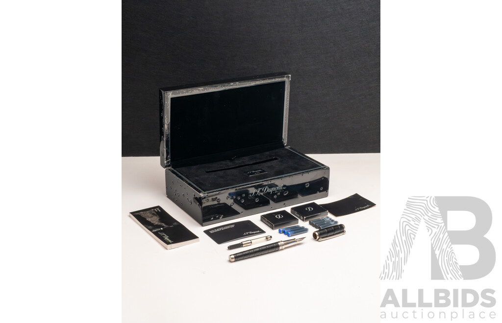 S.T. Dupont Alligator Noir Fountain Pen with Palladium Finishes and 18K Gold Nib, Complete Set
